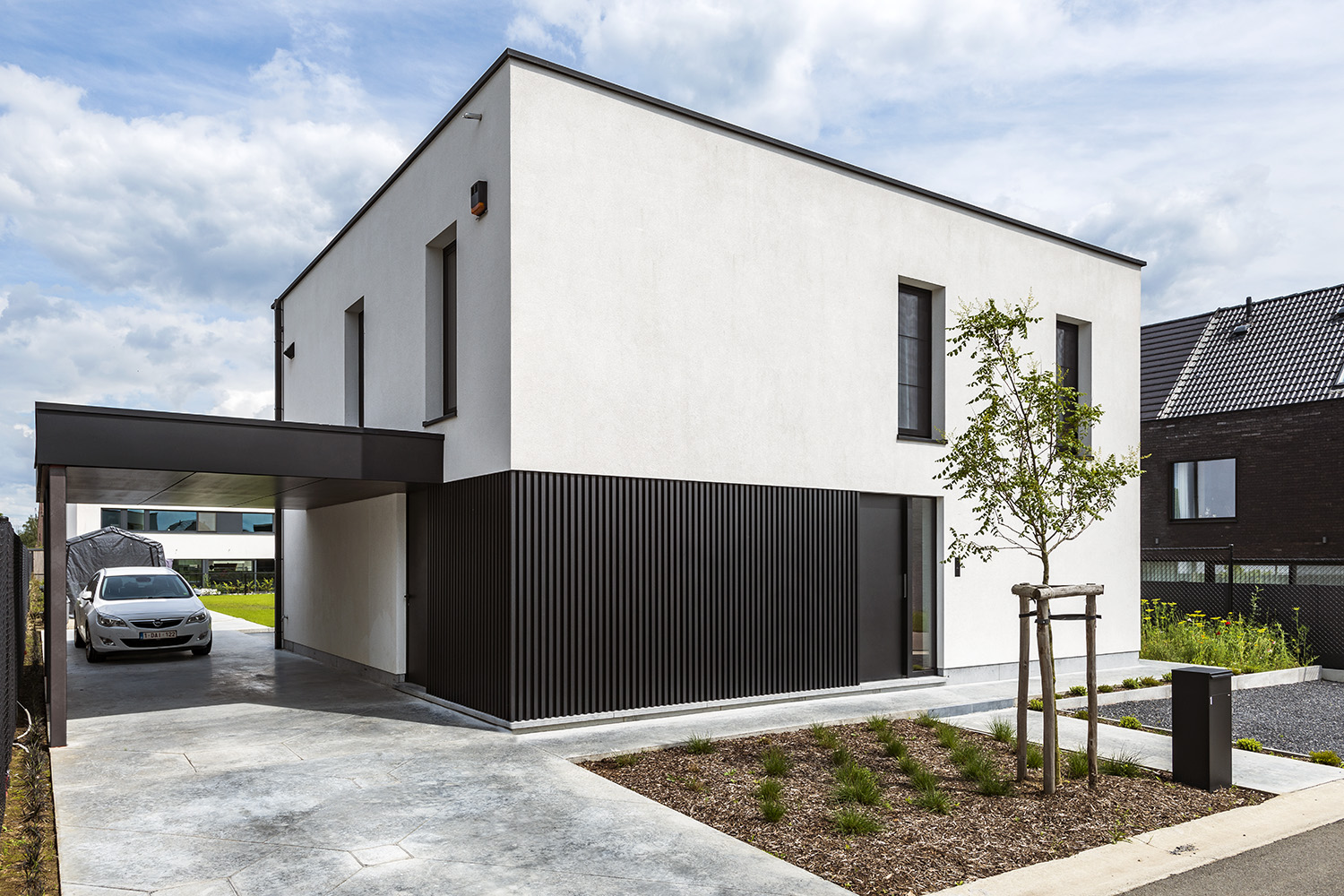 Modern huis met carport