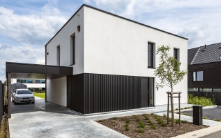 Modern huis met carport