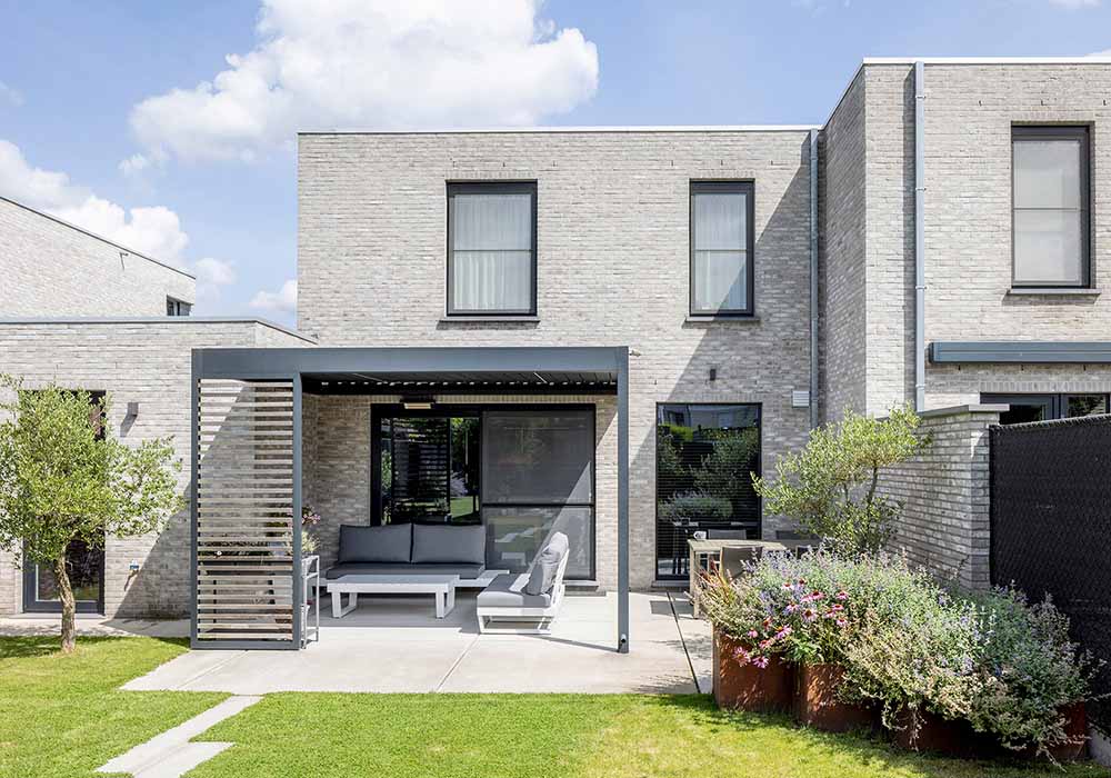 COMPACT MODERN
