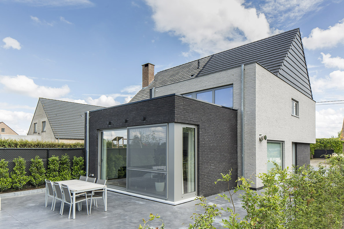 Uitbouw achteraan de woning