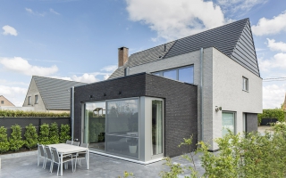 Uitbouw achteraan de woning