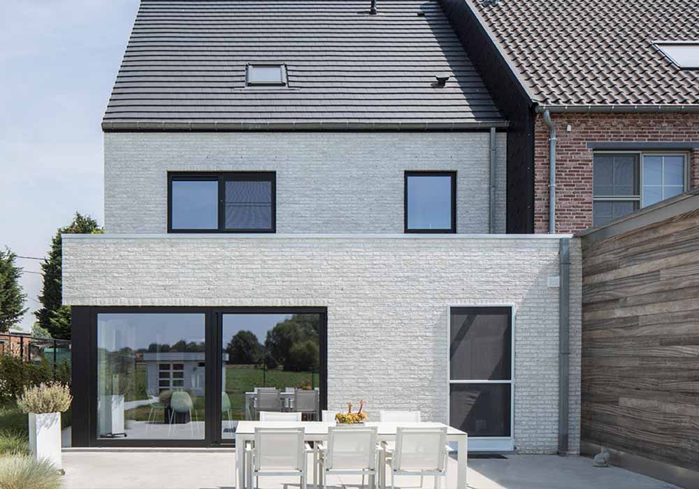 GEPROFILEERDE BEKLEDING