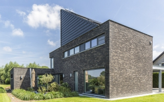 Moderne woning met beschut terras