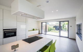 Open keuken in moderne woning.