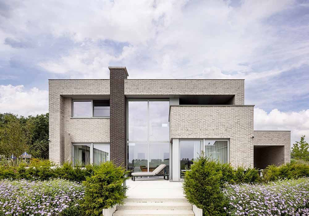 STRAKKE VOLUMES