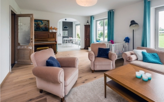 Ronde boog in interieur van pastoriewoning