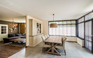 Klassieke woning met sfeervol en licht interieur