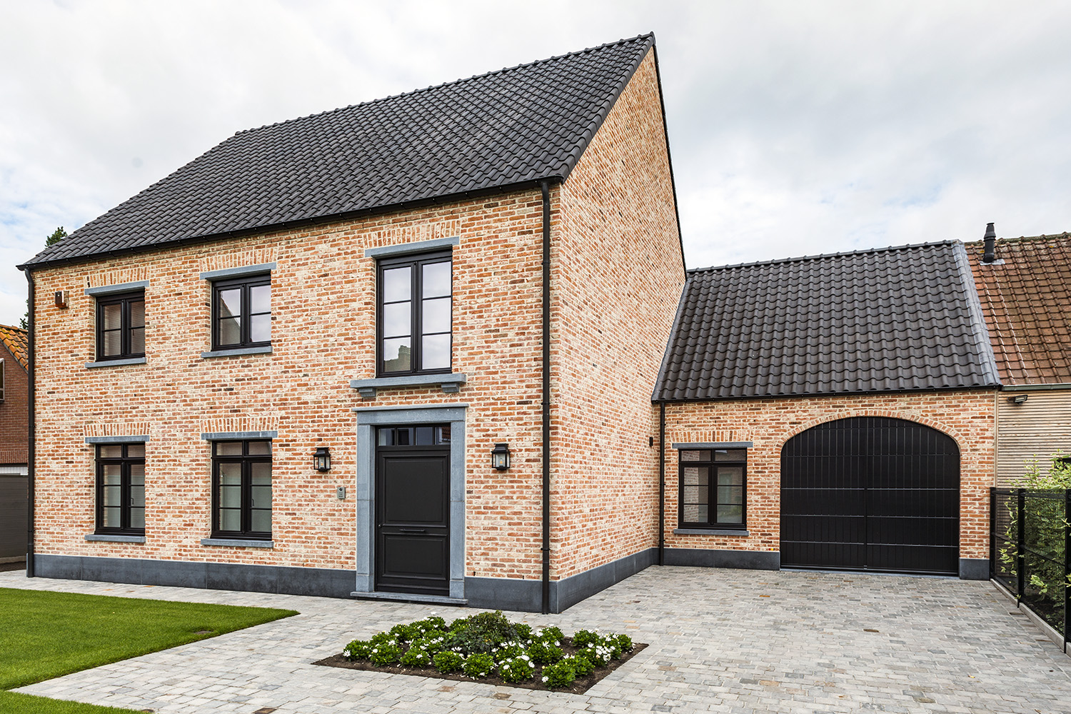 Natuurstenen elementen in klassieke woning