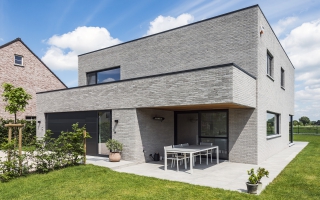 Moderne woning met overdekt terras